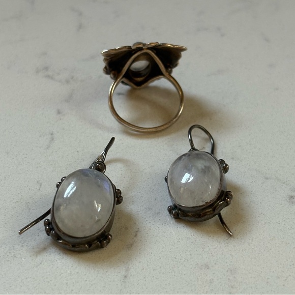 Vintage Witchy Moonstone Ring & Earrings - Picture 3 of 4